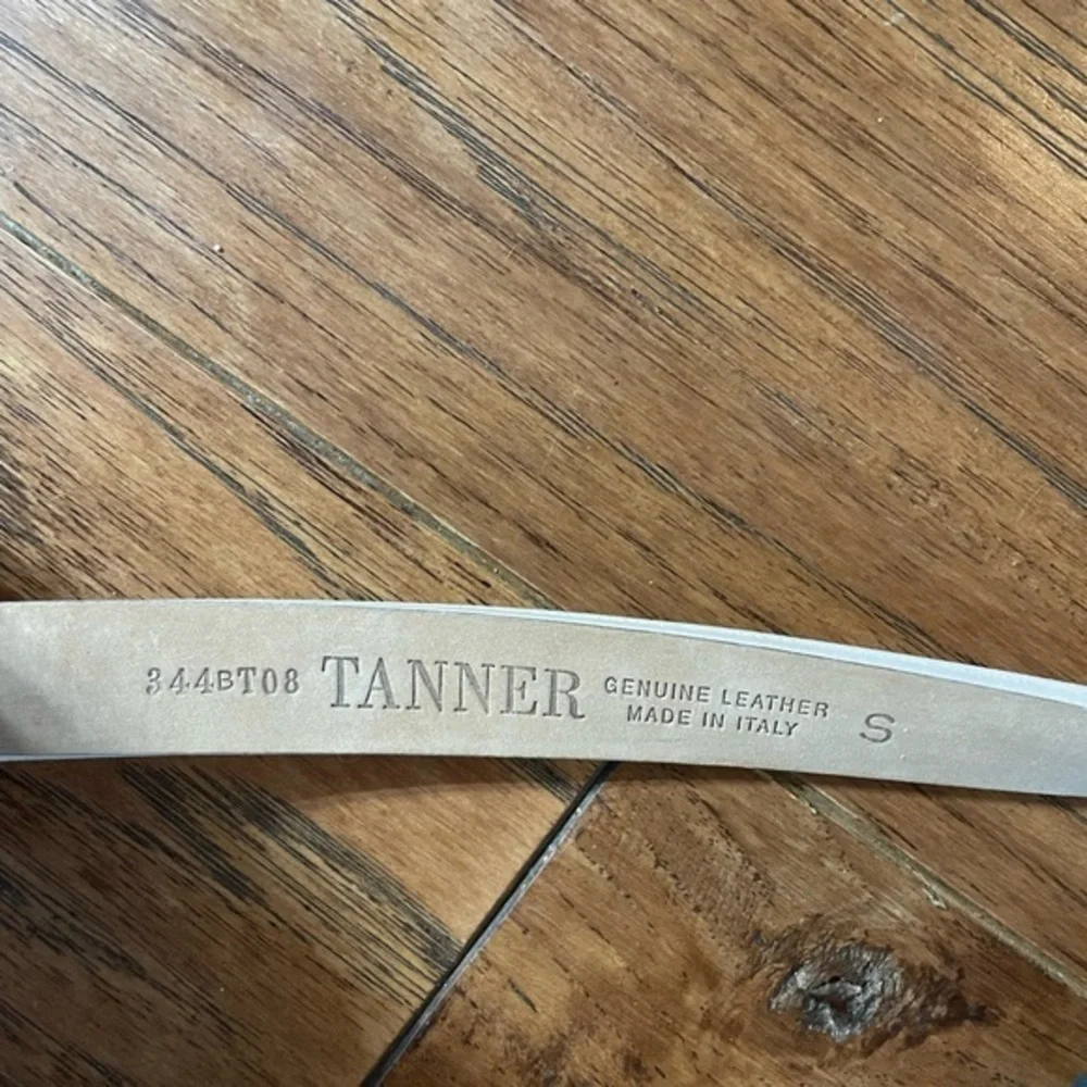 Tanner slim leather belt